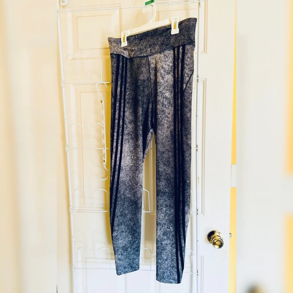Womens Adidas Feel Brilliant Leggings (Size M) - Picture 2 of 2